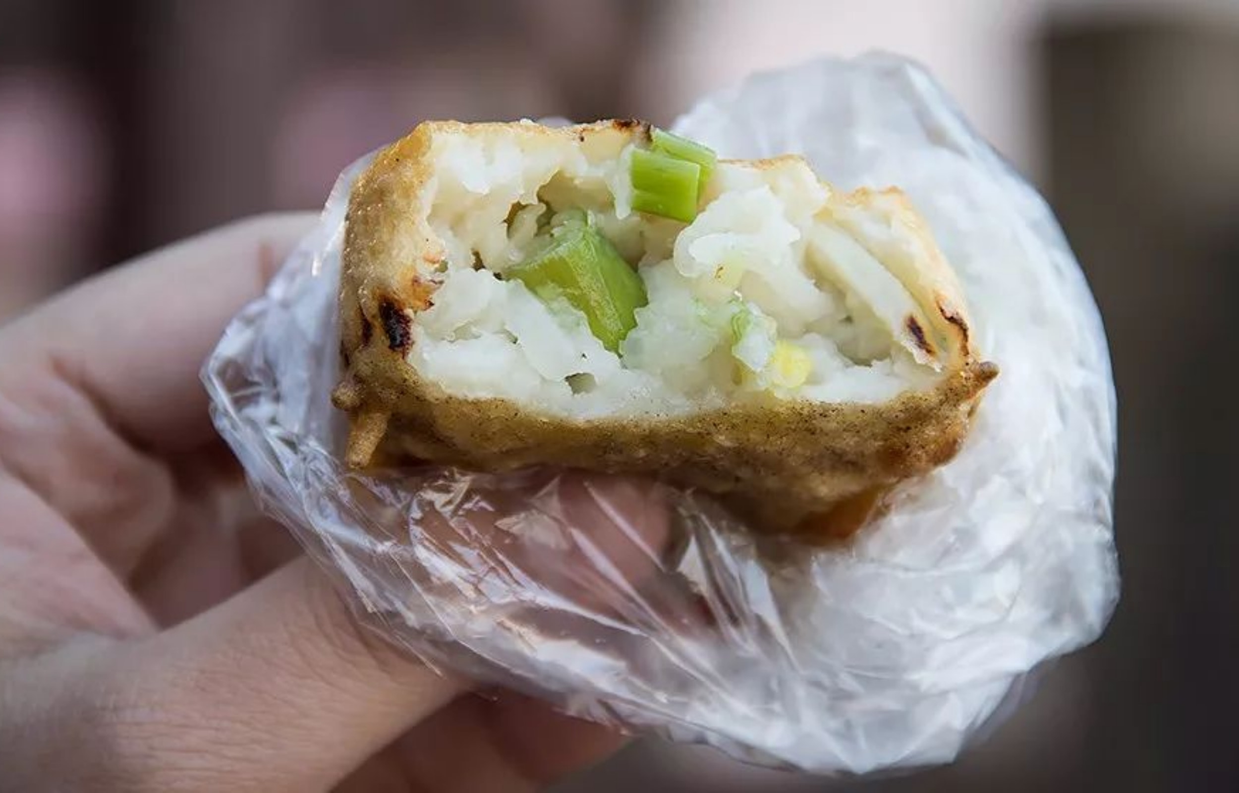 上海小夫妻專車接送！帶你舒適玩轉朱家角，品嚐地道古鎮美食！- Eatwith
