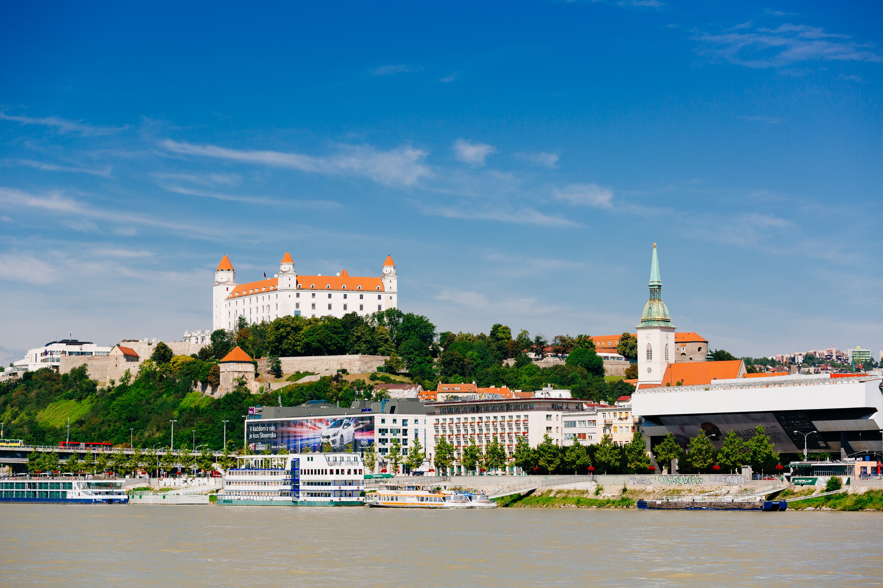 Bratislava Day Tour by Bus and Boat from Vienna