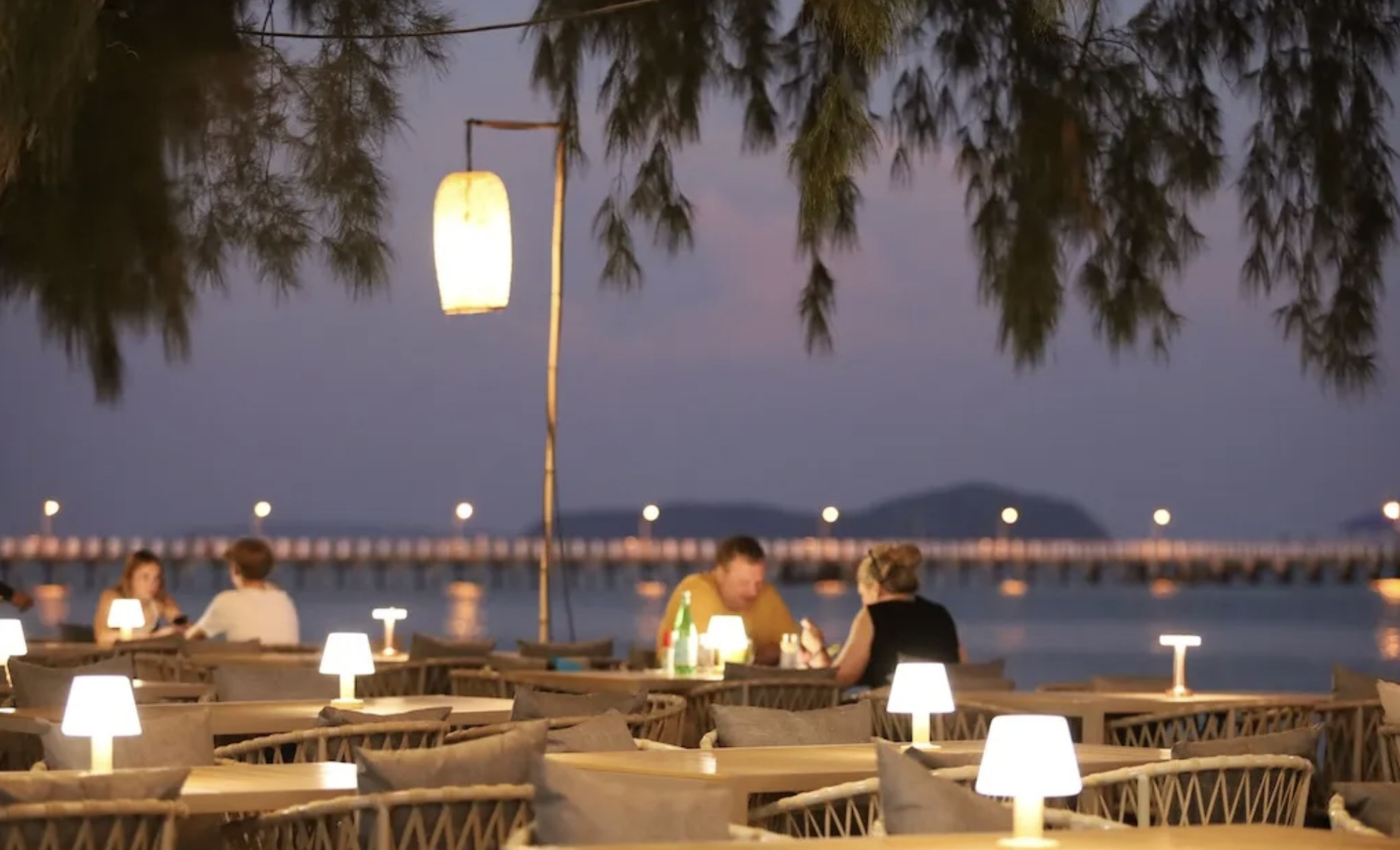 ROÔF Rawai – 海濱夕陽晚餐 (普吉島)