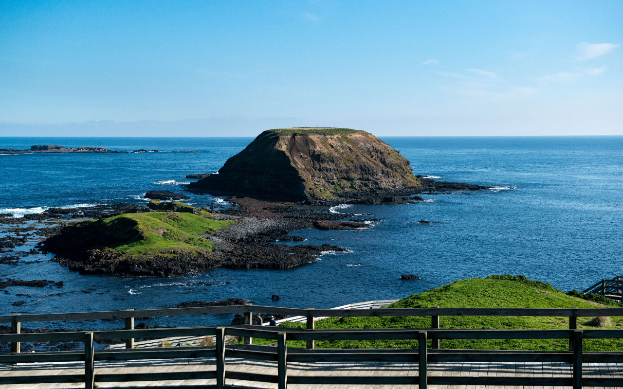 沿著菲利普島崎嶇的諾比司海岸線,壯麗的海岸風光盡收眼底。 沿著菲利普島崎嶇的諾比司海岸線,壯麗的海岸風光盡收眼底。