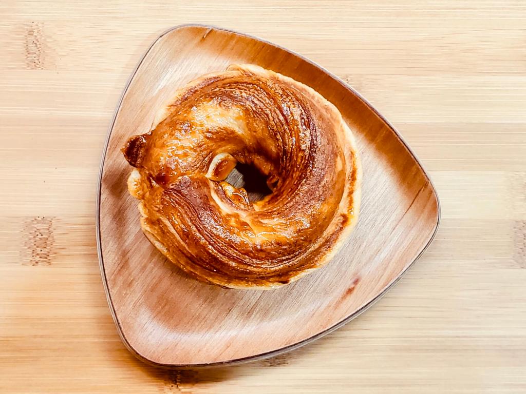 The first donut shop in the old street.