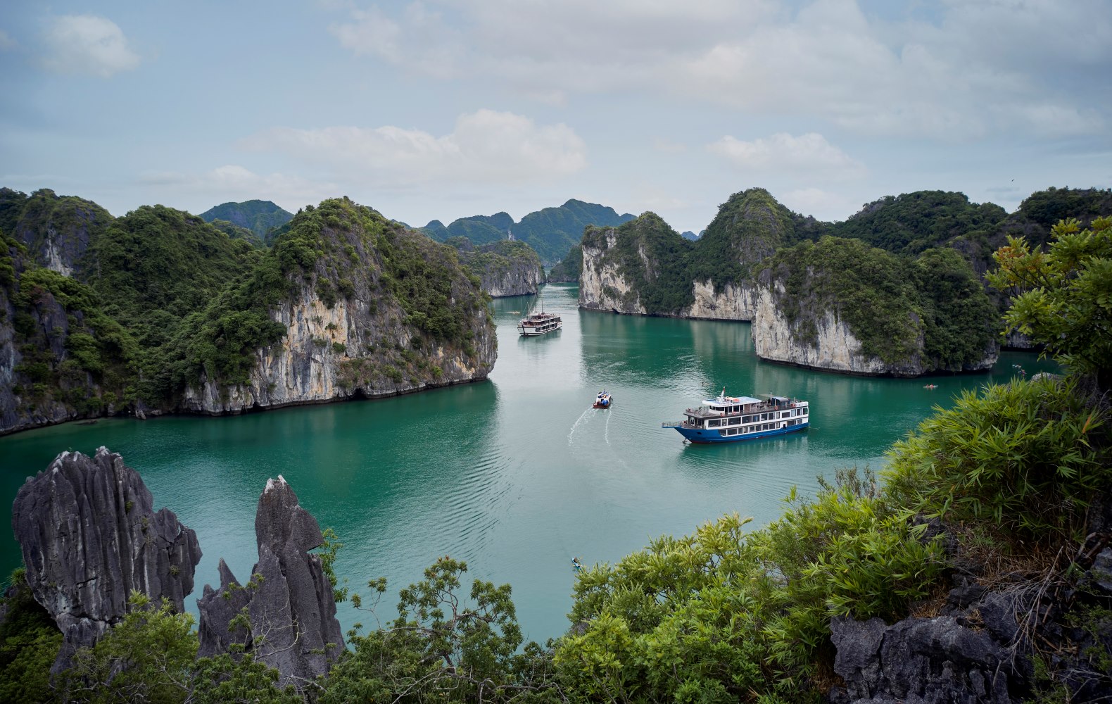 La Pandora Boutique 2D1N Cruise: Ha Long Bay & Lan Ha Bay Tour