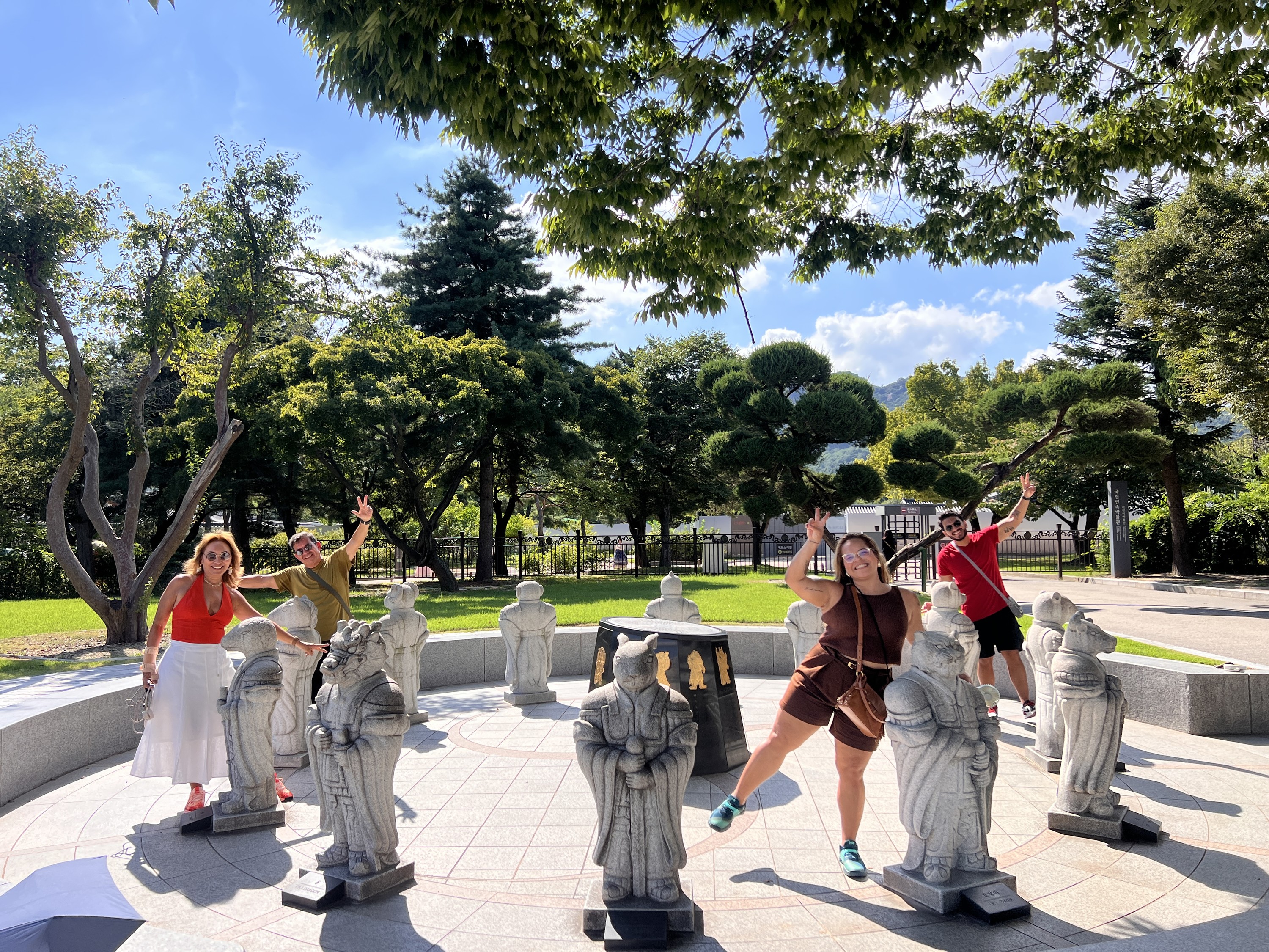 Gyeongbokgung Palace, National Folk Museum & Bukchon Walking Tour
