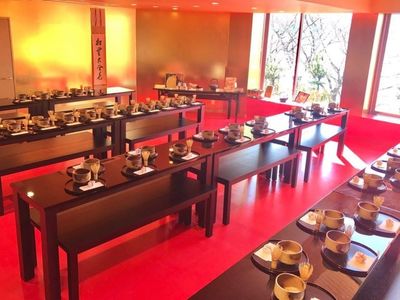 After experiencing the matcha, it is recommended that you walk out of the matcha shop and go to the edge of Lake Kawaguchi to take photos and check in the beautiful Mount Fuji.