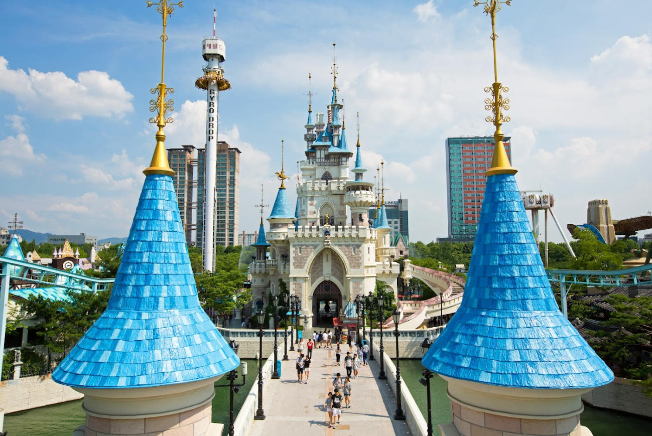Lotte World + Gyeonggi-do Hot Places Day Tour