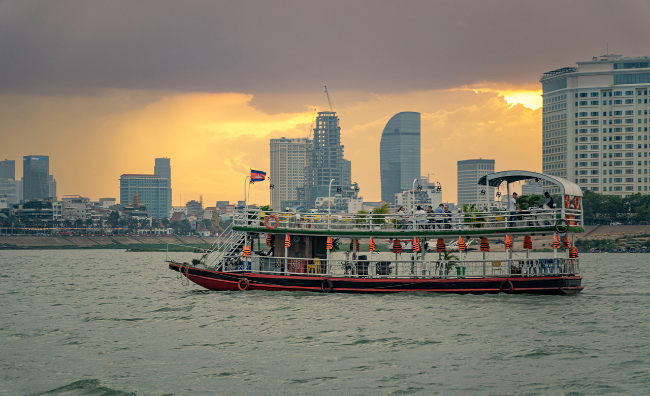 Experience local ferry crossing from one Island to other Island along Mekong river