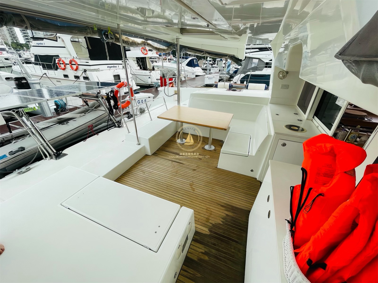 新加坡私人 Zen Sea 2 豪華遊艇租借（Zenithyachtcharters 提供）