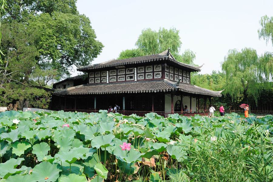 Round Trip from Shanghai/Pure 1-Day Tour to Classical Gardens of Jiangnan: The Humble Administrator's Garden in Suzhou + Hanshan Temple + Tiger Hill Scenic Area + Qili Shantang Street