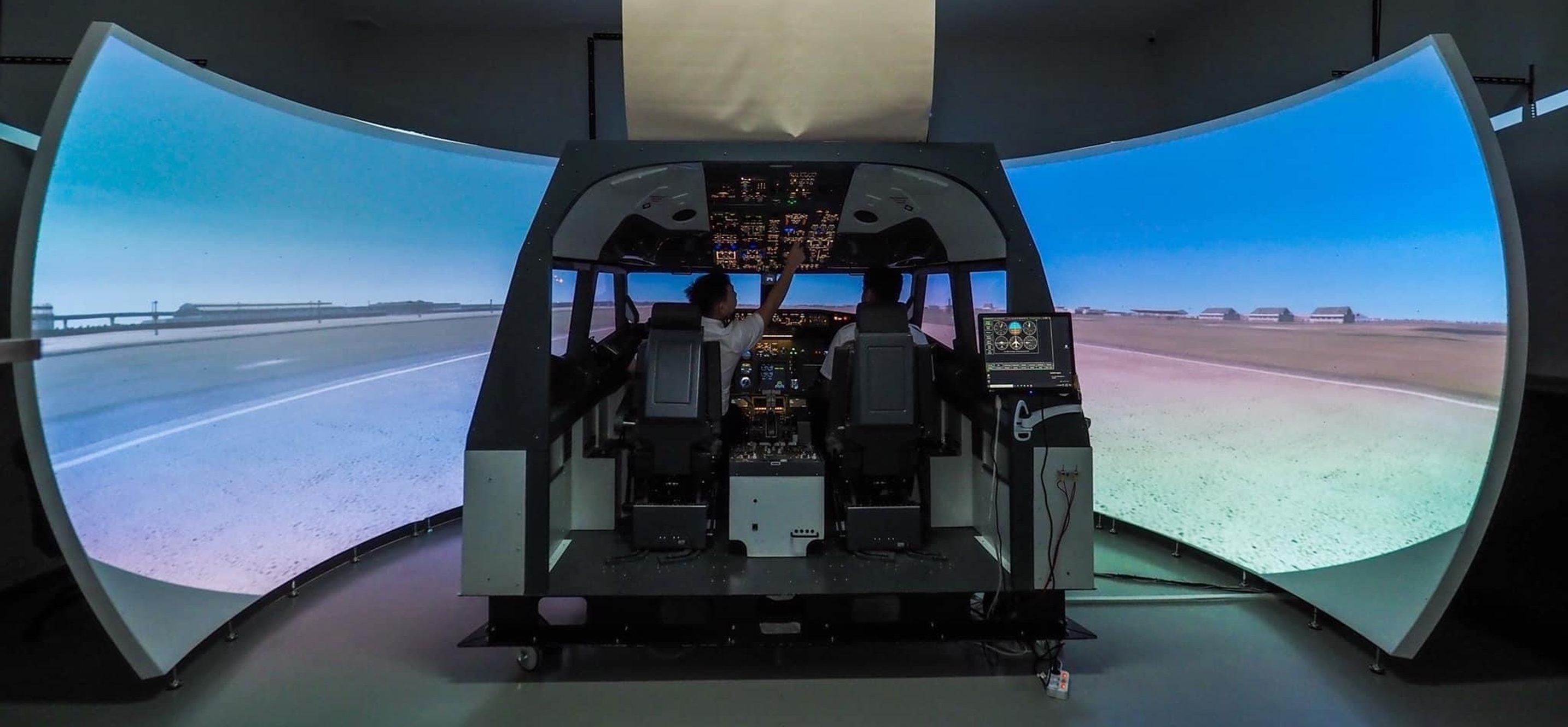 Be the best pilot of B737-800NG