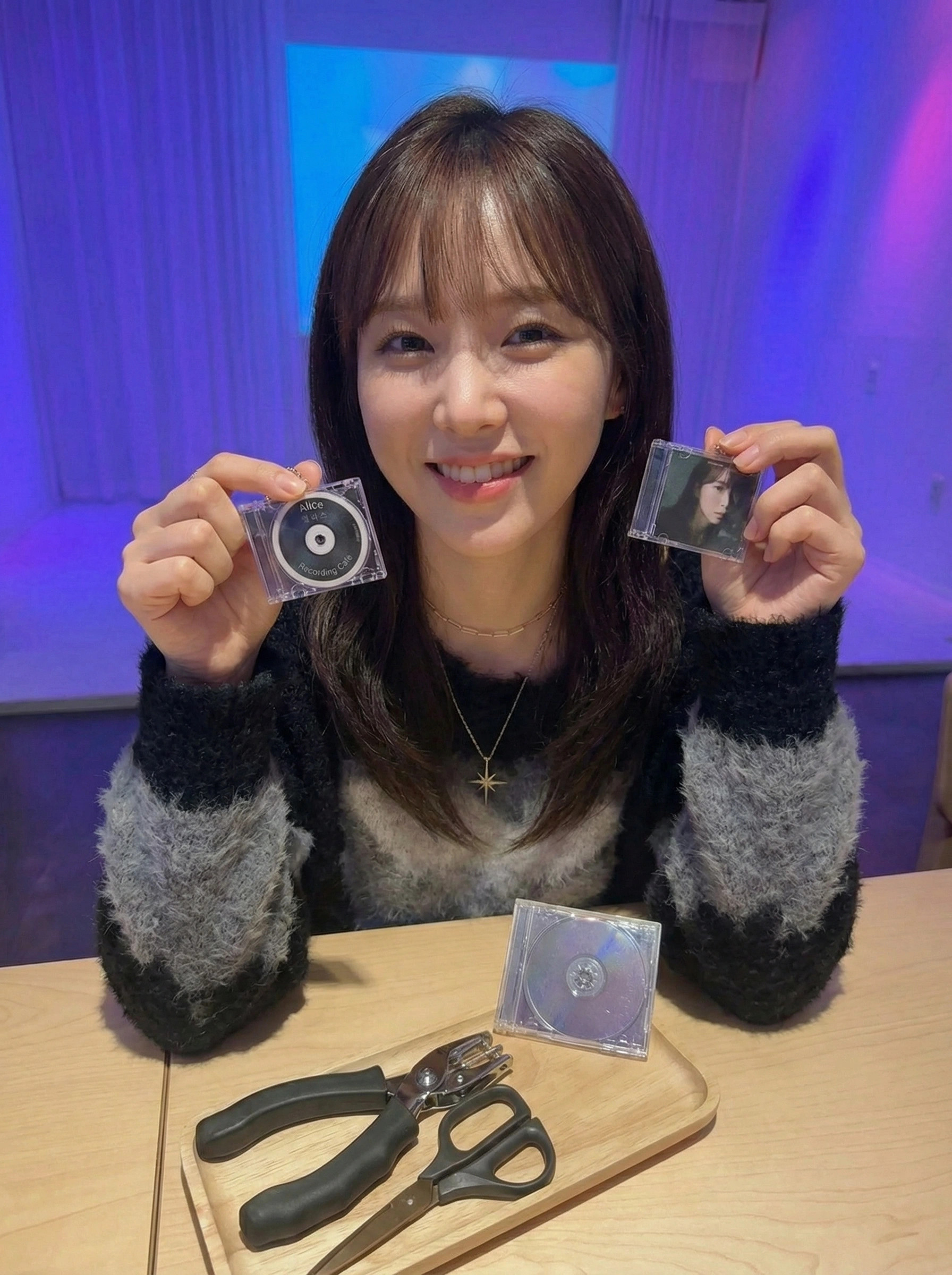 KPop Dream Record Cafe: Your Voice, Your Stage! 