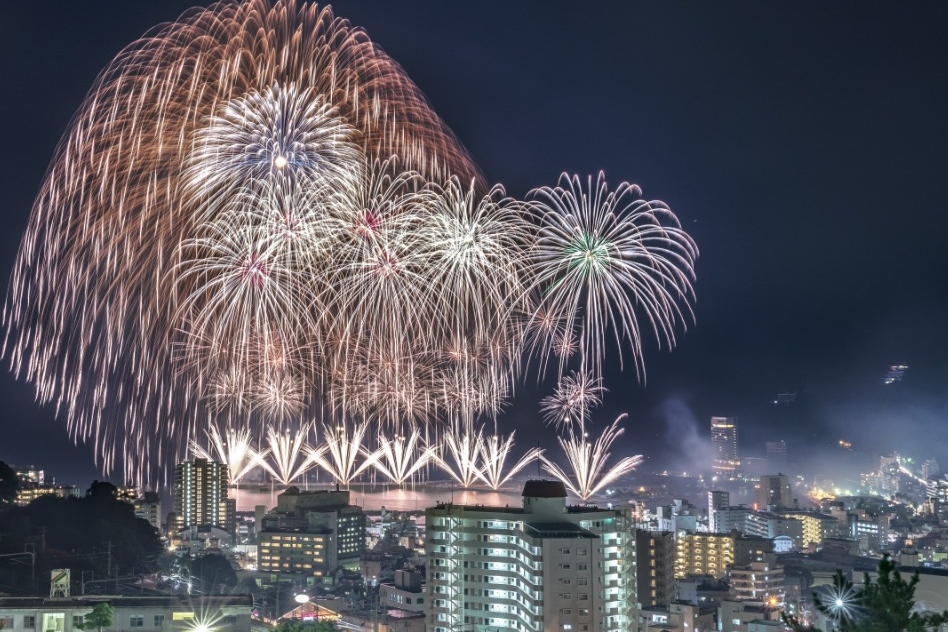 [夏季限定] 熱海花火大會 & 鎌倉高校前 & 江之電一日遊 (可選船上觀覽) (東京出發)