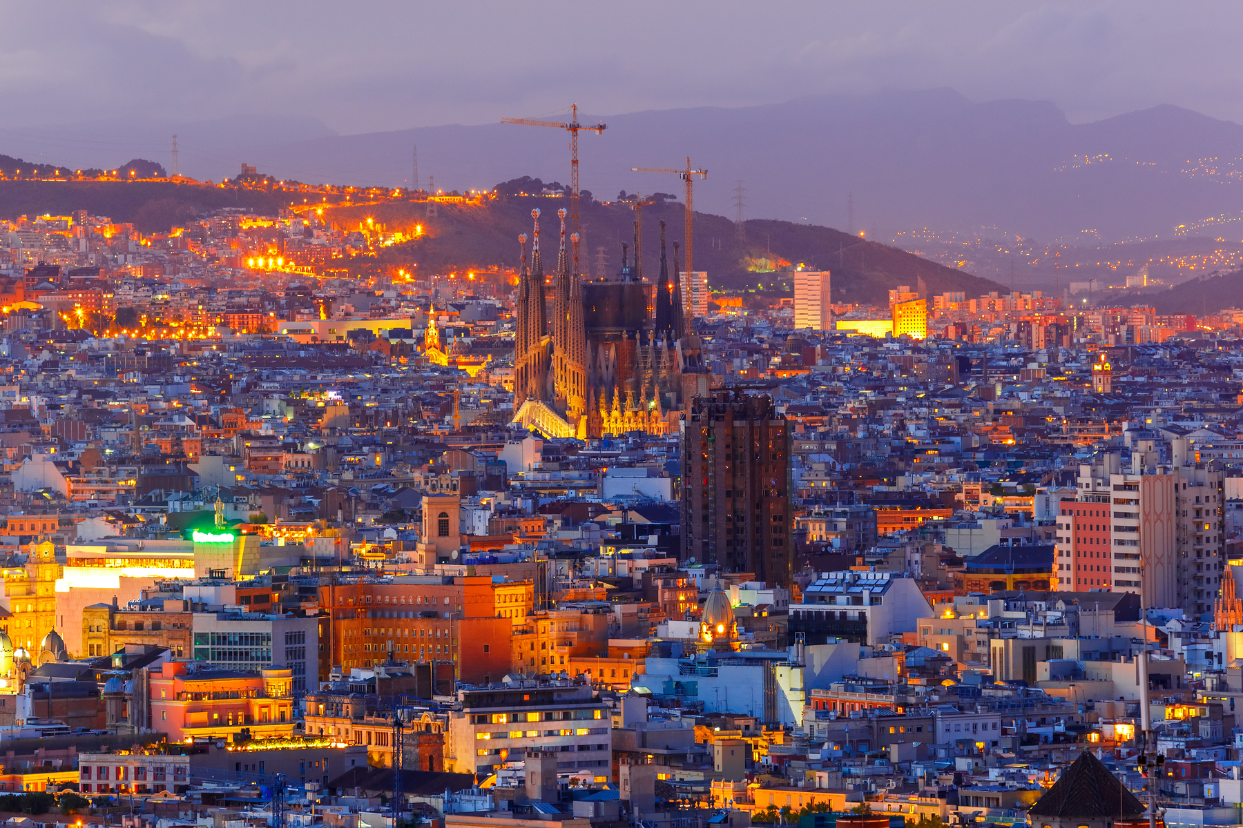 Sightseeing Barcelona by Night Tour