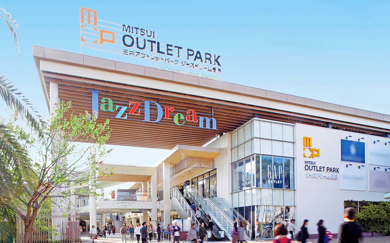 2026 Nagoya Nabana no Sato Illumination & Outlet Onsen Day Trip