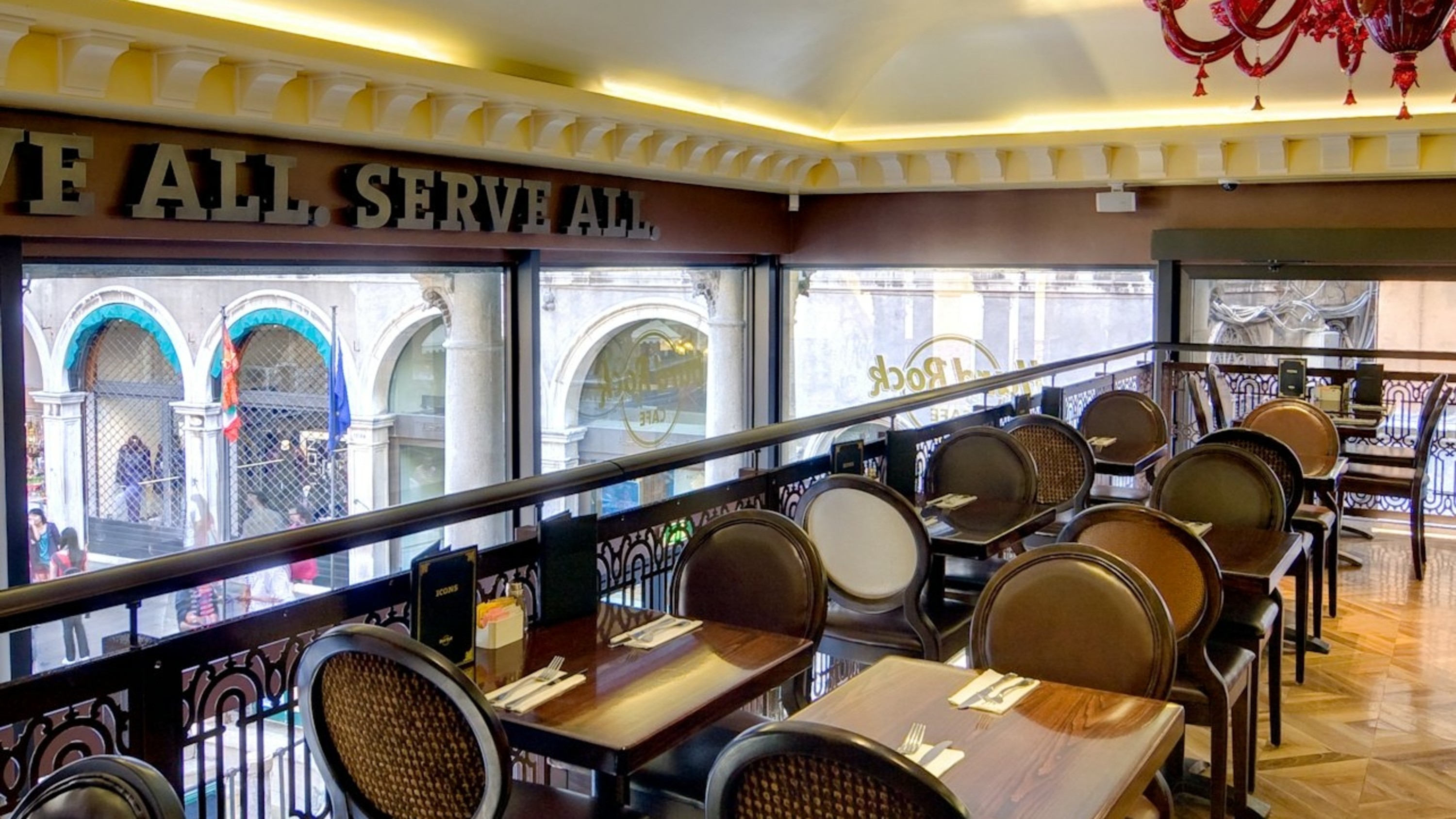 Hard Rock Cafe dining experience in Venice