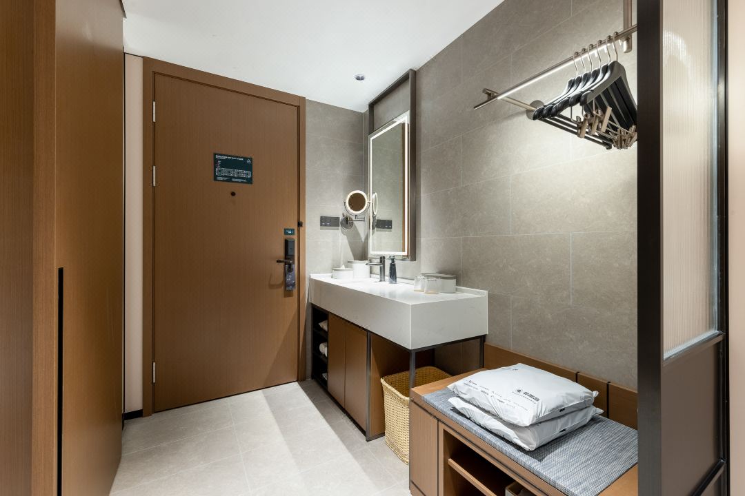 Shenzhen Futian CBD Gangxia North Subway Station Atour Hotel