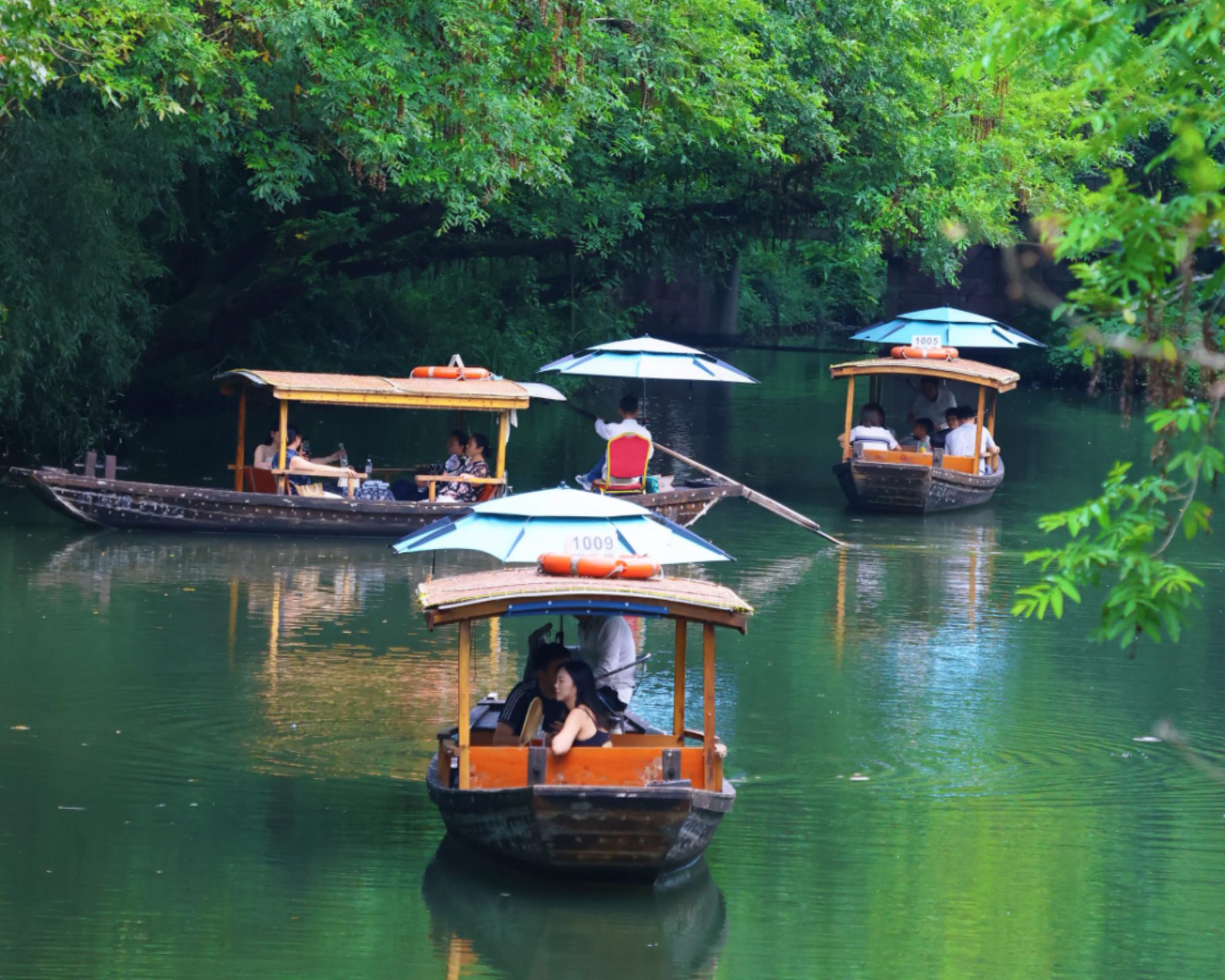 Half-day tour of Hangzhou Xixi National Wetland Park (including boat cruise, fishing, and dining)