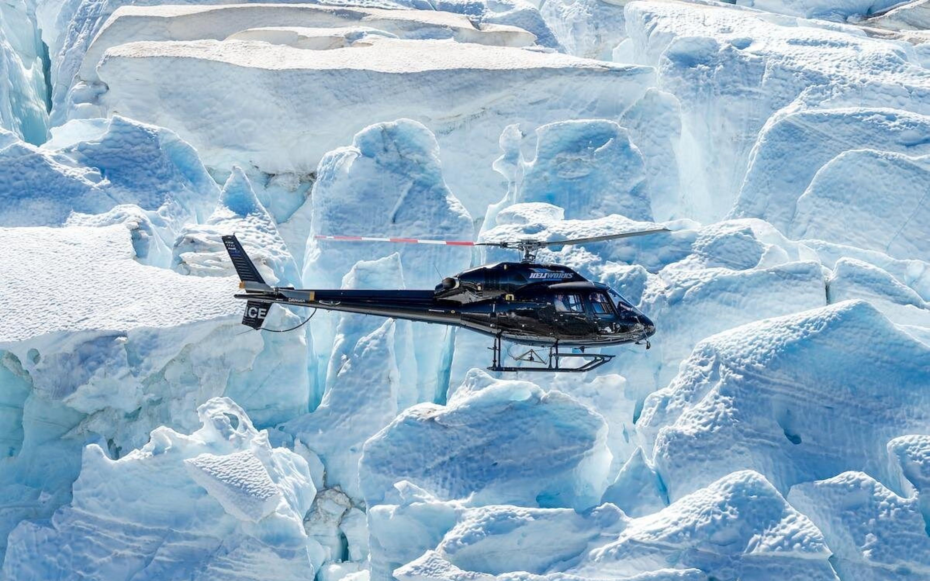 一次難忘的直升機之旅，以壯觀的雪地著陸結束