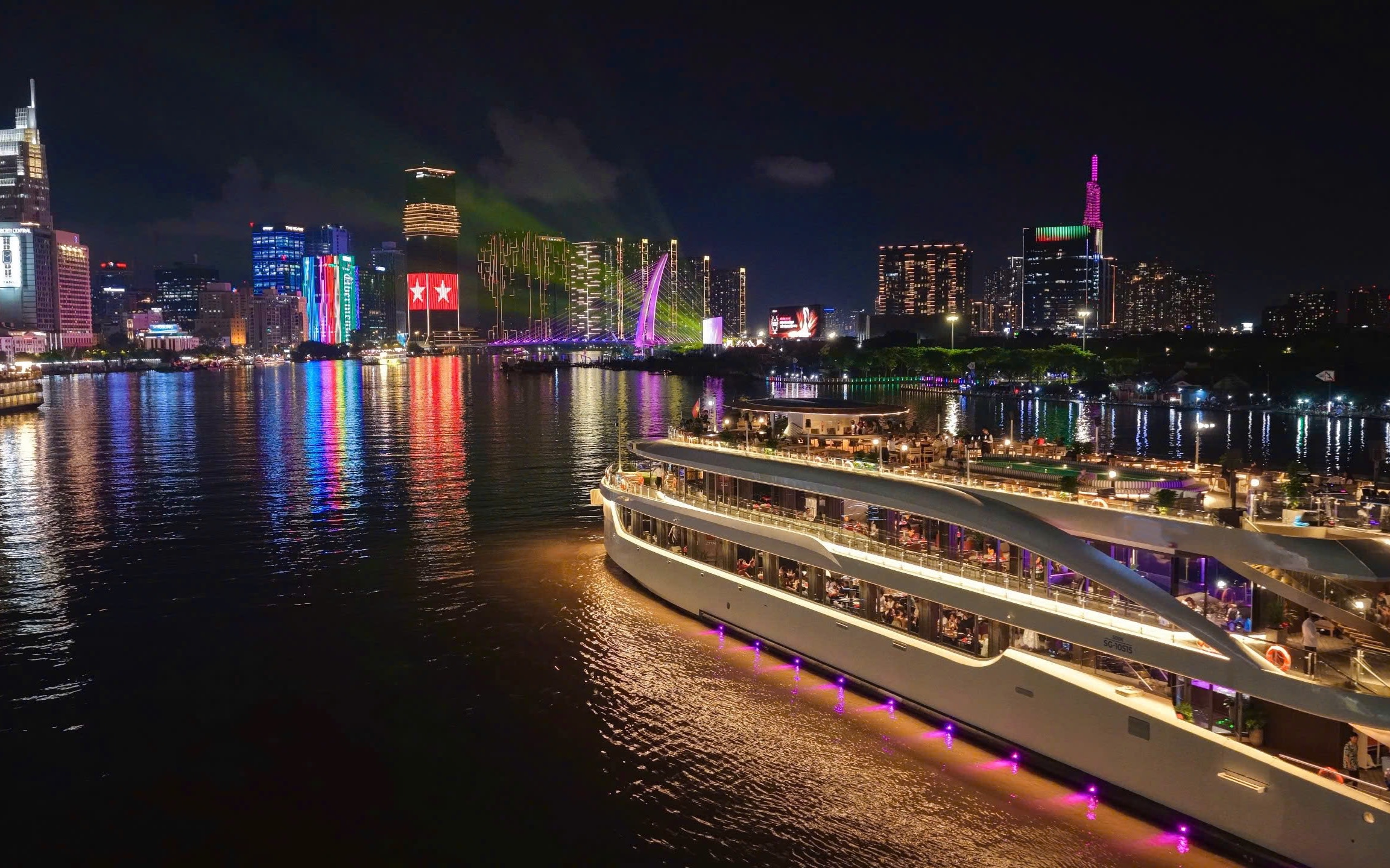 Dining Experience aboard the Elite Cruise on the Saigon River