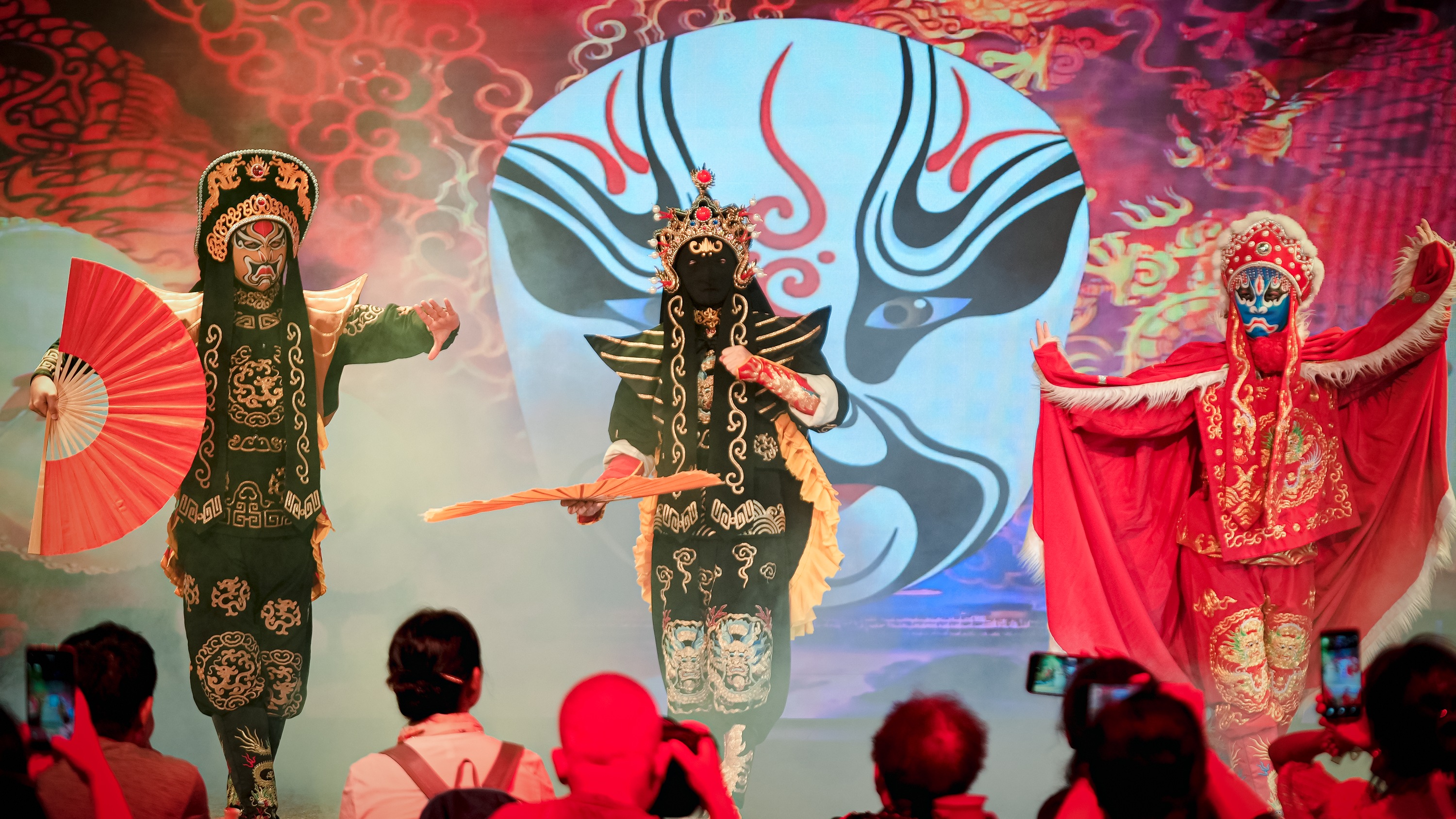 重慶巴風渝韻傳統表演劇（二胡樂器+川劇變臉+驚險雜技+蓋碗茶）