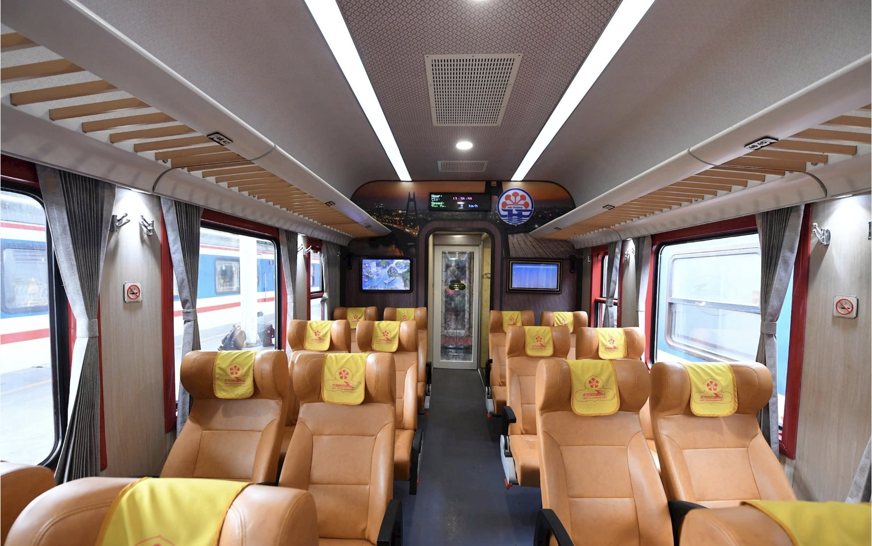 越南鐵路河內 - 海防豪華列車