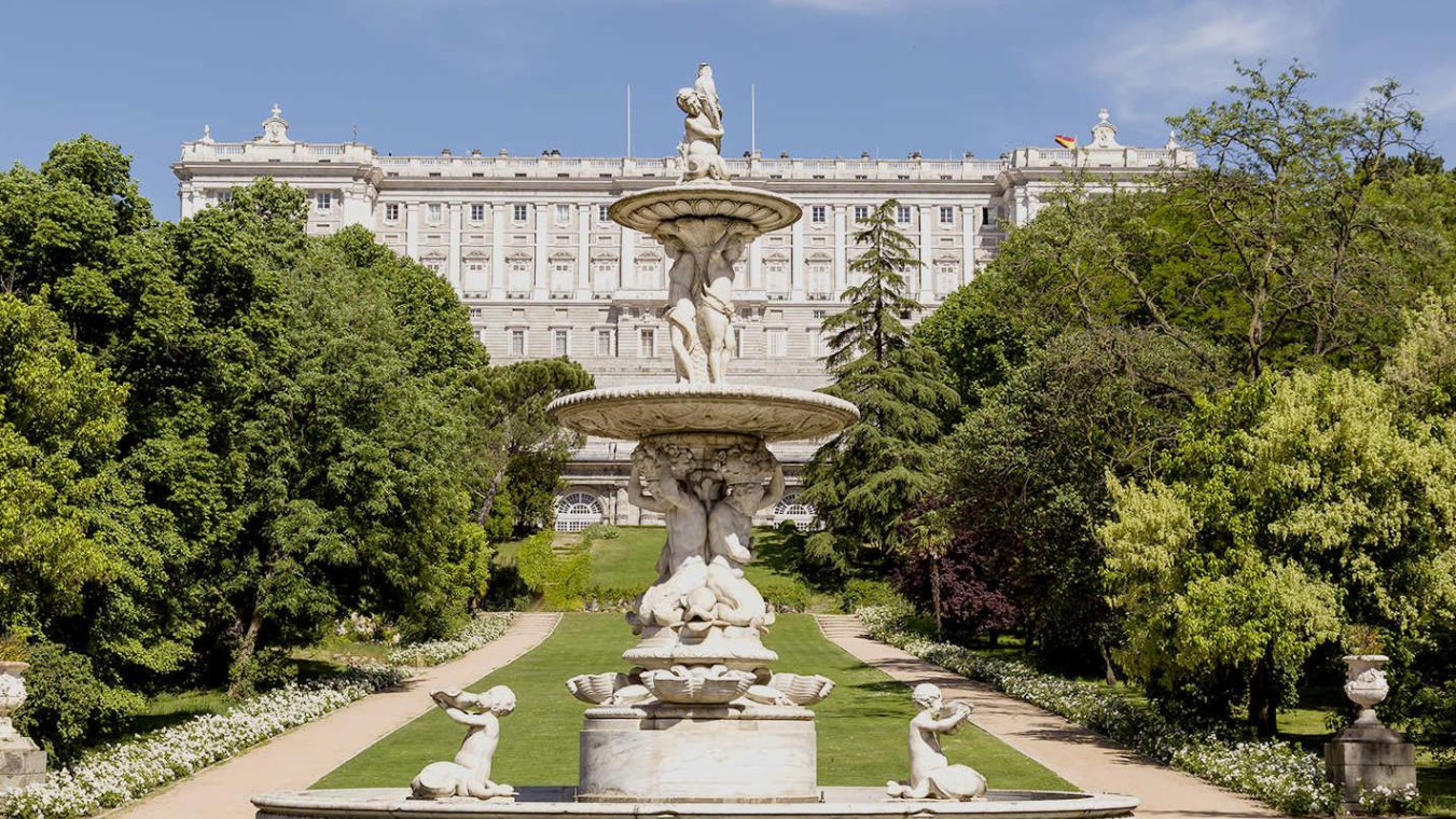 Madrid Royal Palace half-day guided walking tour