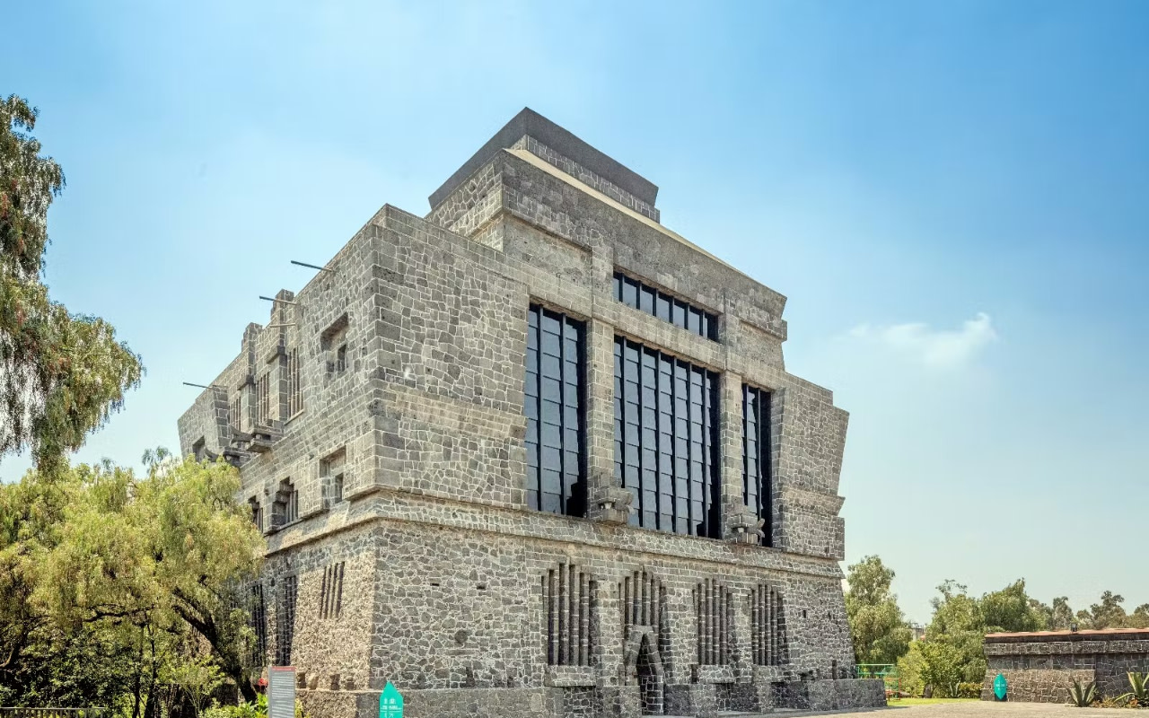 深入探索芙烈達・卡蘿的衣櫥,一睹她絢麗多彩的傳奇人生 深入探索芙烈達・卡蘿的衣櫥,一睹她絢麗多彩的傳奇人生