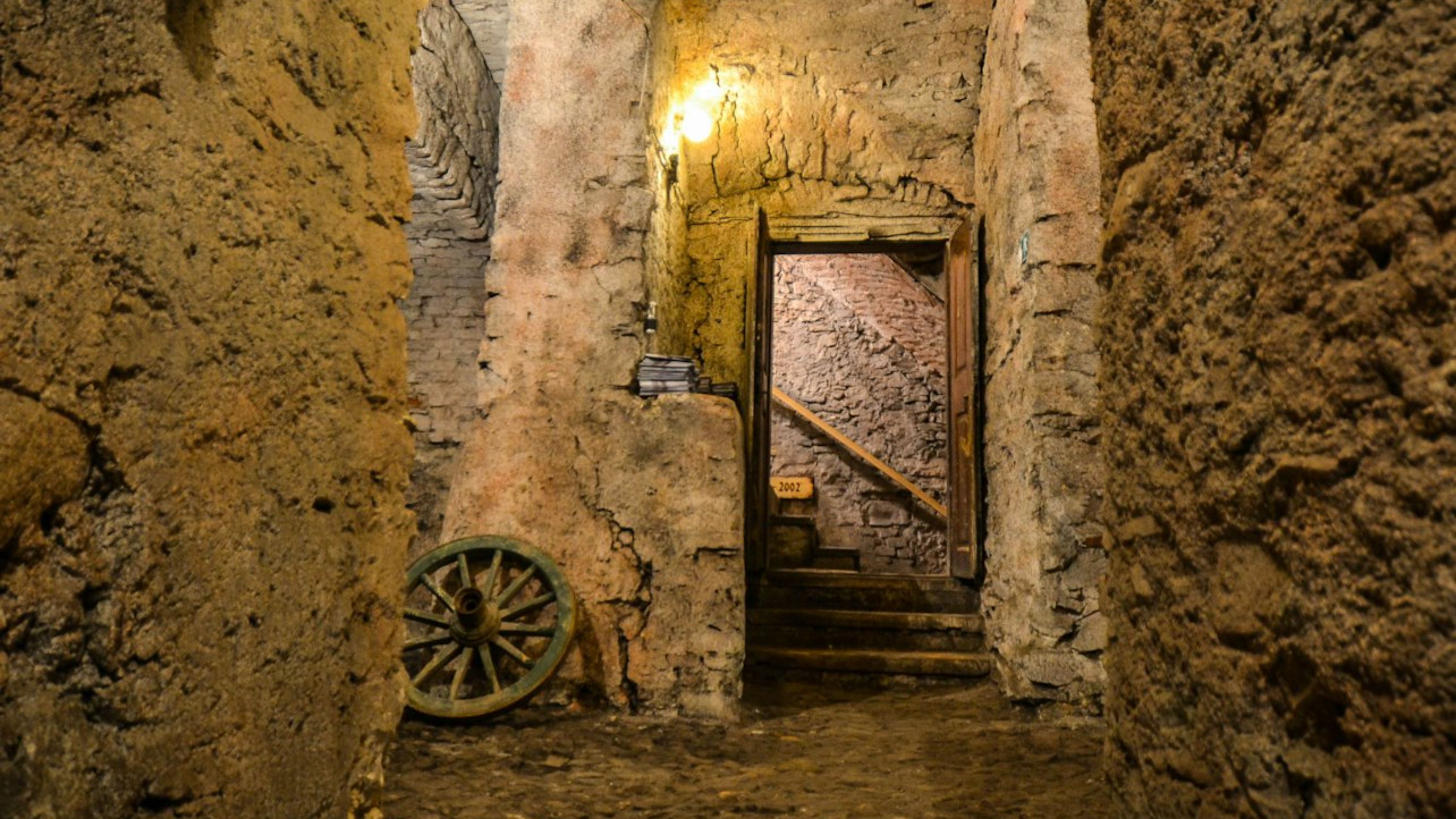 布拉格幽靈、傳說和中世紀地下城之旅 (Ghosts, legends, and medieval underground dungeon tour in Prague)