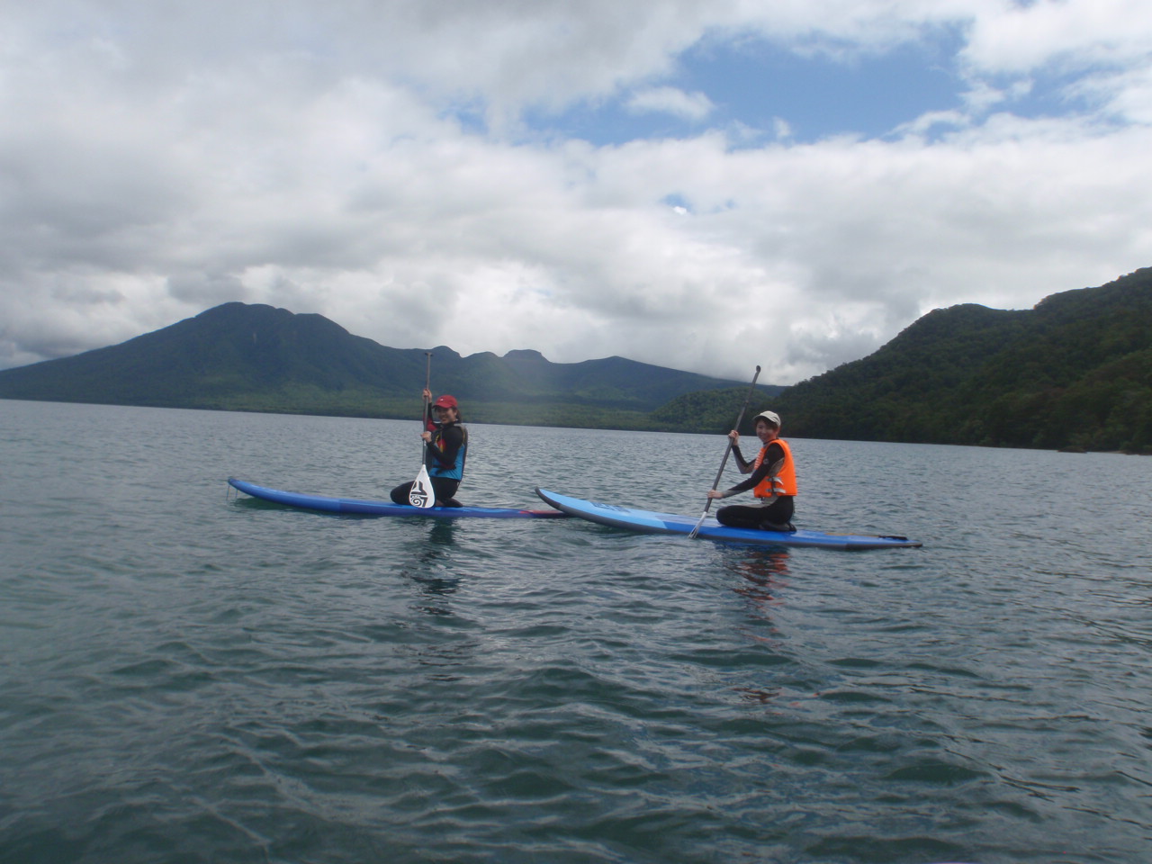 北海道支笏湖透明立式划槳SUP體驗