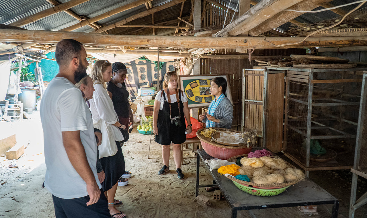 Phnom Penh Silk Island Tour & Sunset Cruise 