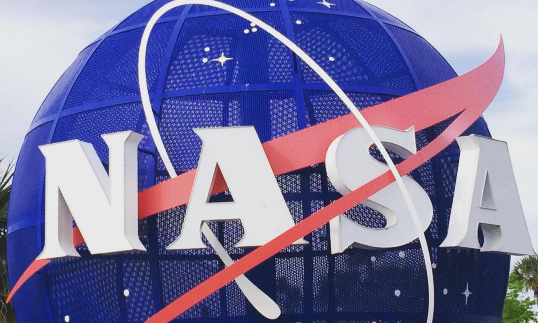 Kennedy Space Center Express Tour from Orlando with The Wheel at ICON Park Ticket