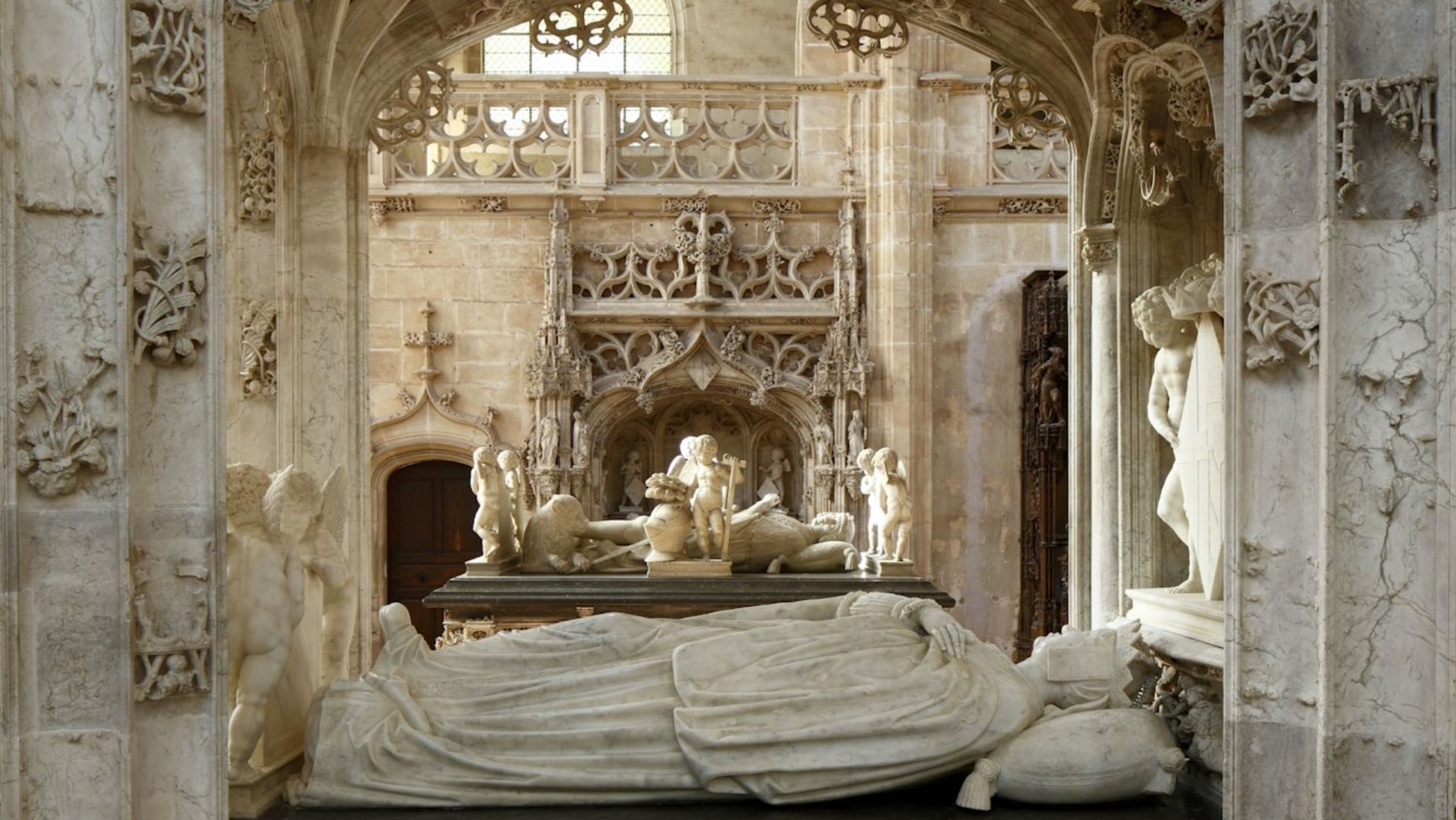 The stunning altar and tombs tell a story of love and remembrance