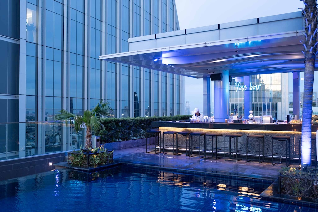 The Vue Rooftop Bar at Mercure Bangkok Sukhumvit 24