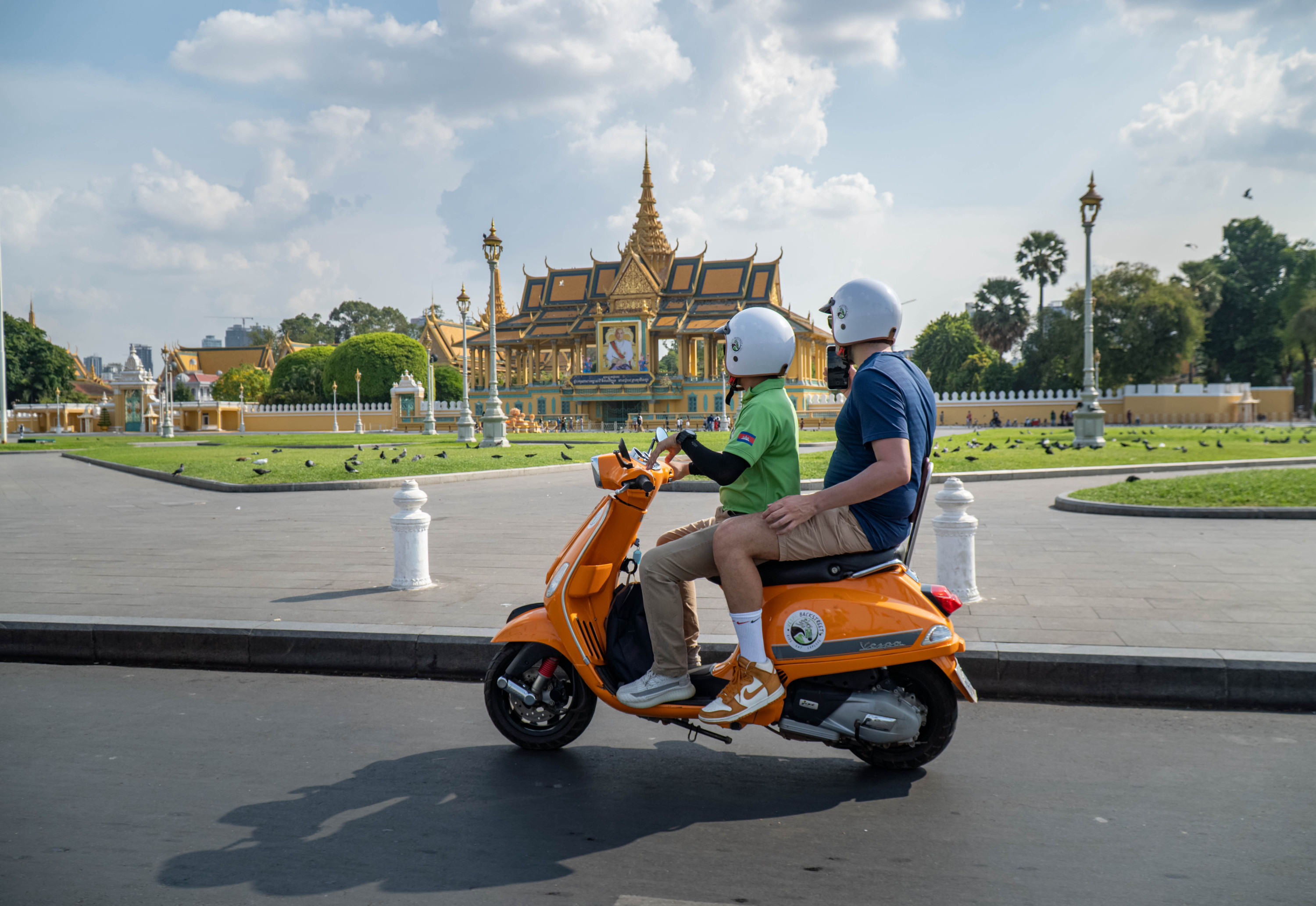 Phnom Penh Royal Palace Half-Day Small Group Tour
