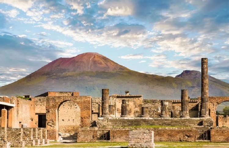 Day Trip to Pompeii, Positano and Amalfi Coast from Rome