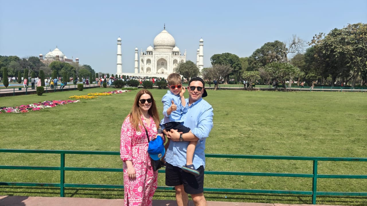 From Delhi: Private Day Trip to Agra by Gatiman Express Train