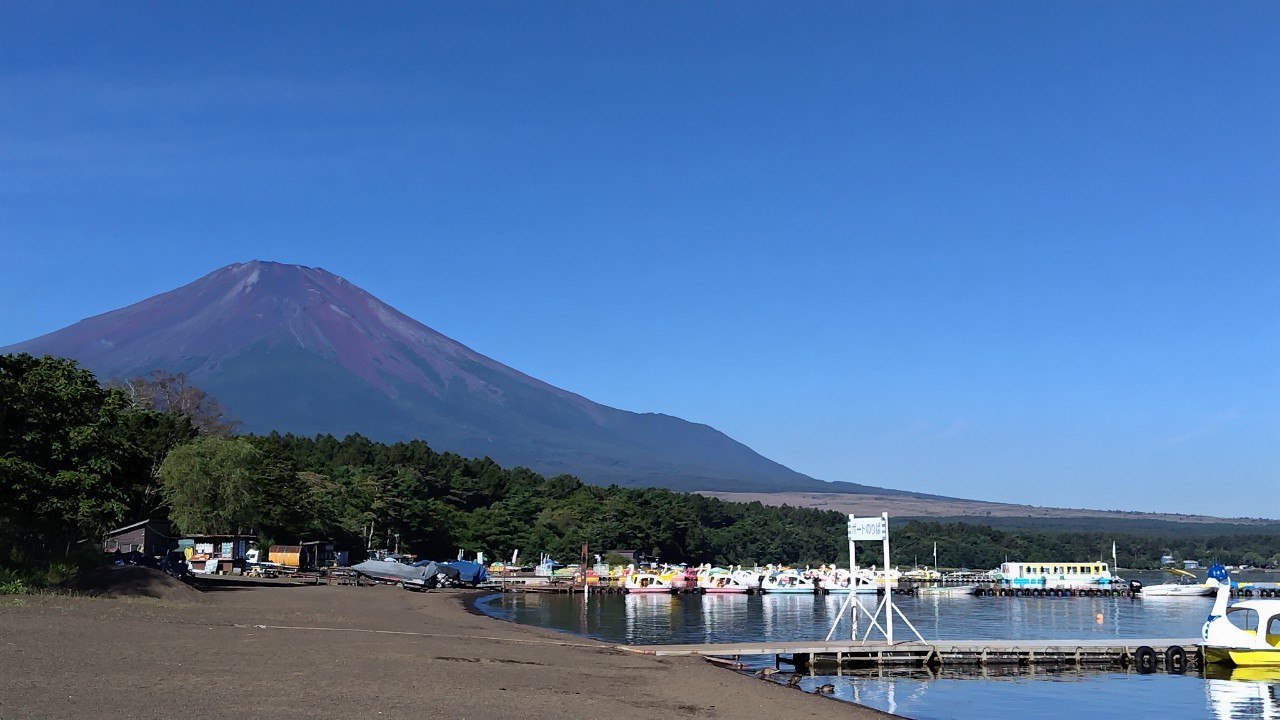 【富士山羅森便利店打卡及雙湖一日遊】 -富士山洞窟鳴澤冰穴, 河口湖，山中湖(上野或新宿出發  午餐可選神戶牛肉涮涮鍋定食)