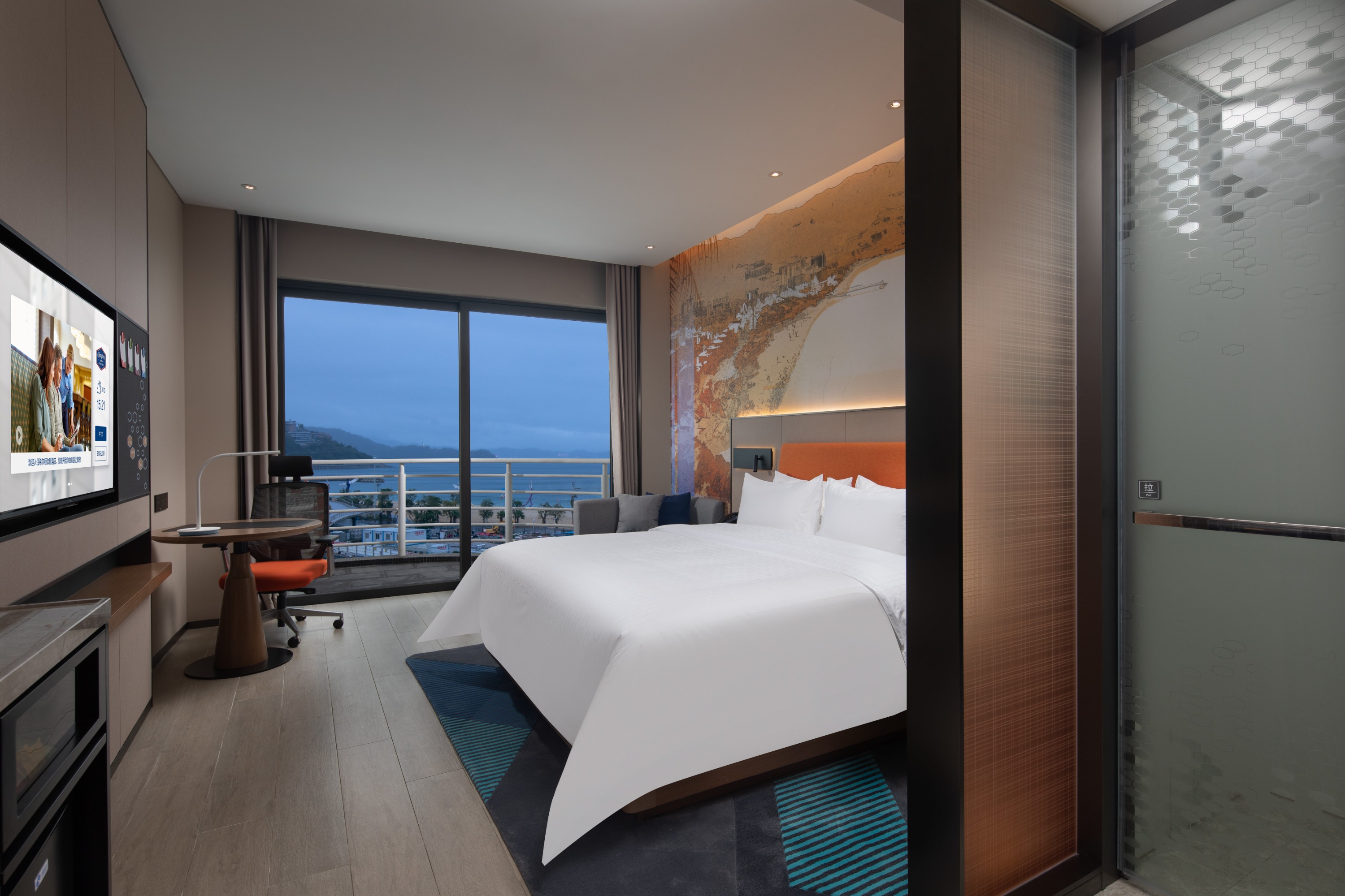 Deluxe sea view king bed room