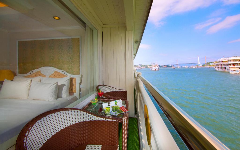 2天1夜白土龍灣＆下龍灣郵輪之旅（Signature Cruise 提供）
