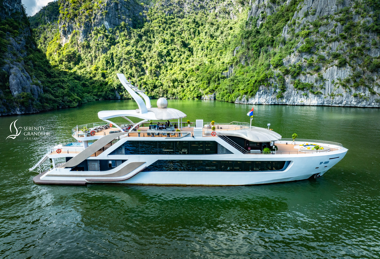 Serenity Grandeur Day Cruise: Lan Ha Bay & Cat Ba
