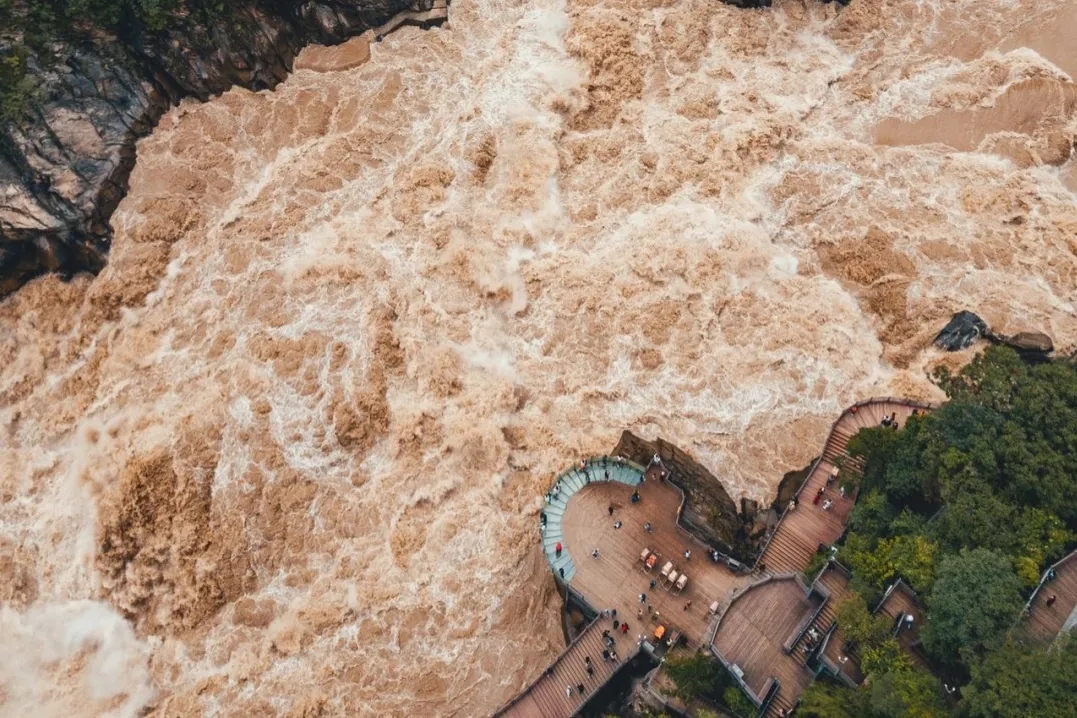 雲南精華6天經典大環線（麗江+瀘沽湖+束河古鎮+沙溪+大理雙廊+虎跳峽+香格里拉+松贊林寺）
