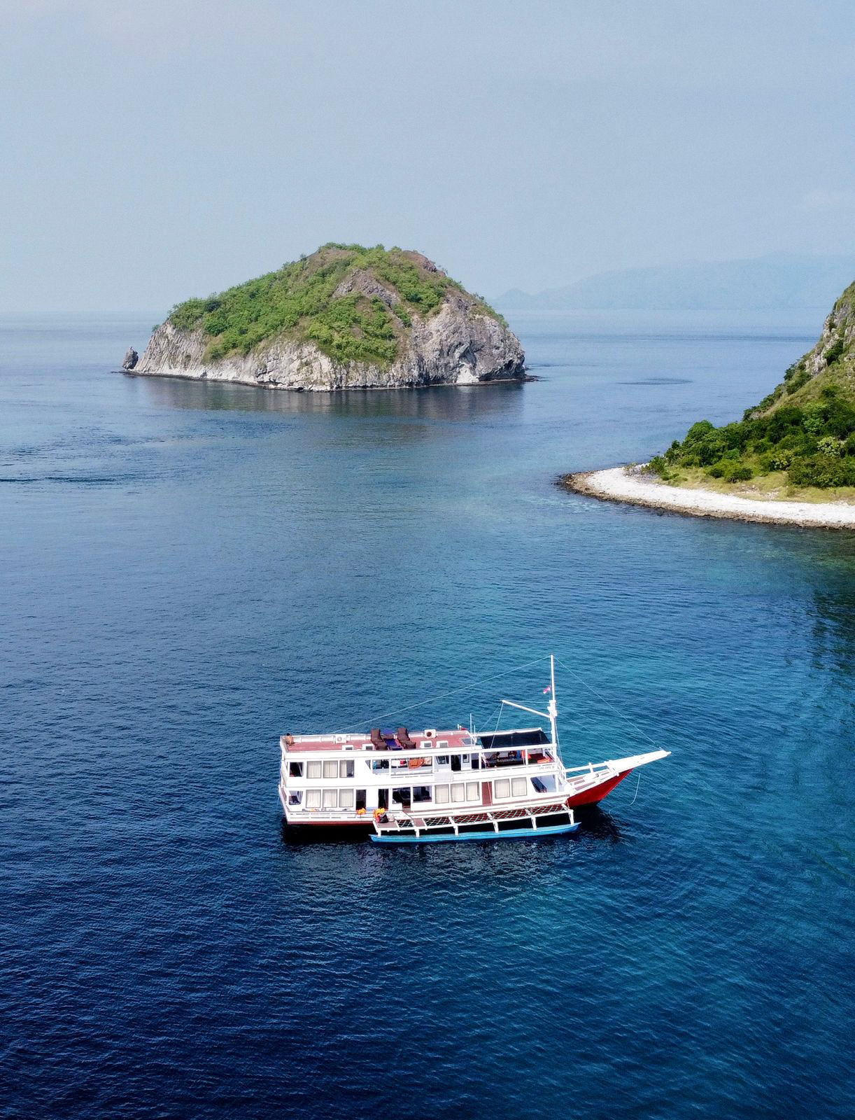 國王西羅克斯號菲尼西帆船科莫多島船宿之旅納閩巴焦