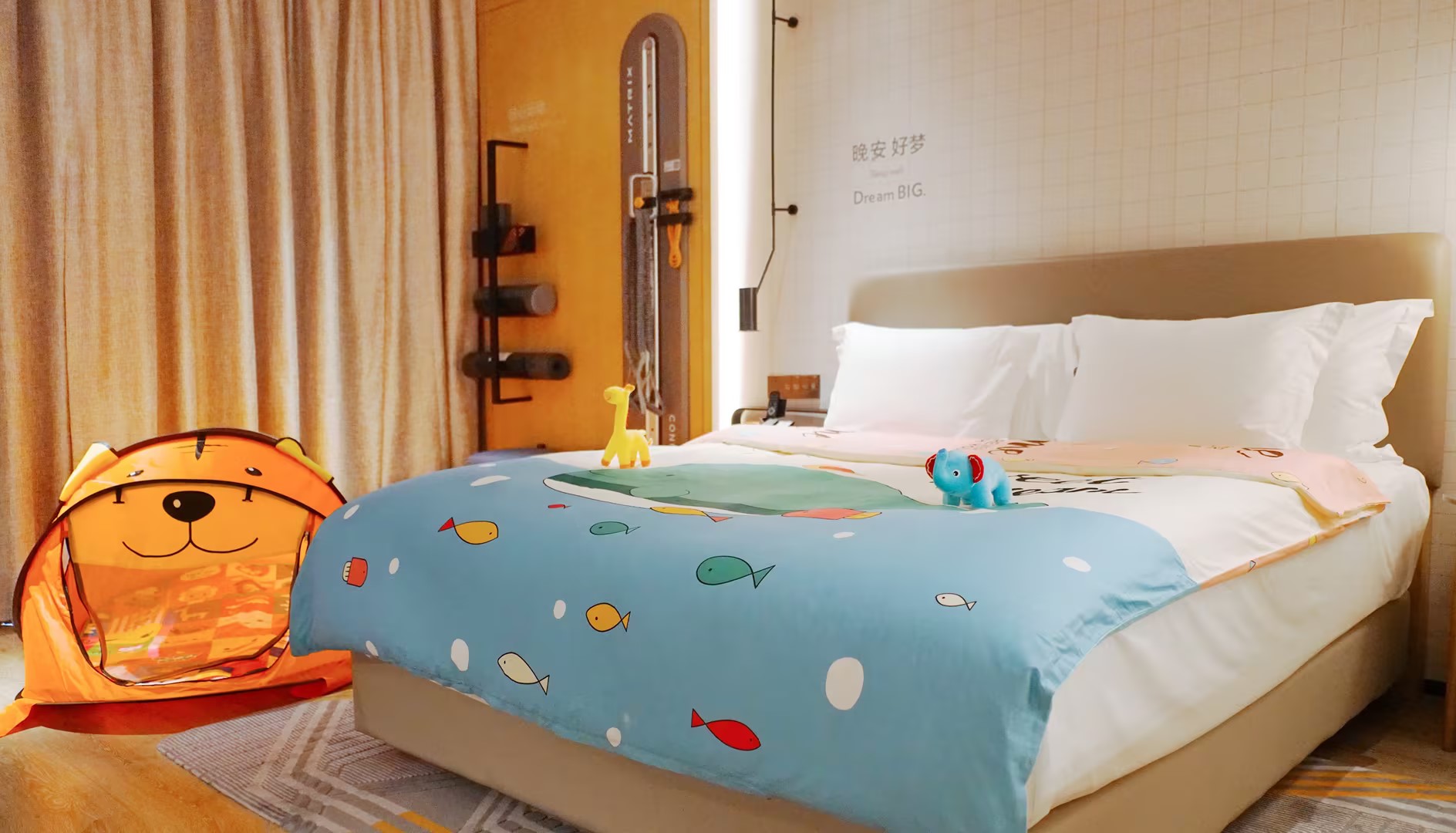 Luxury family room reference images