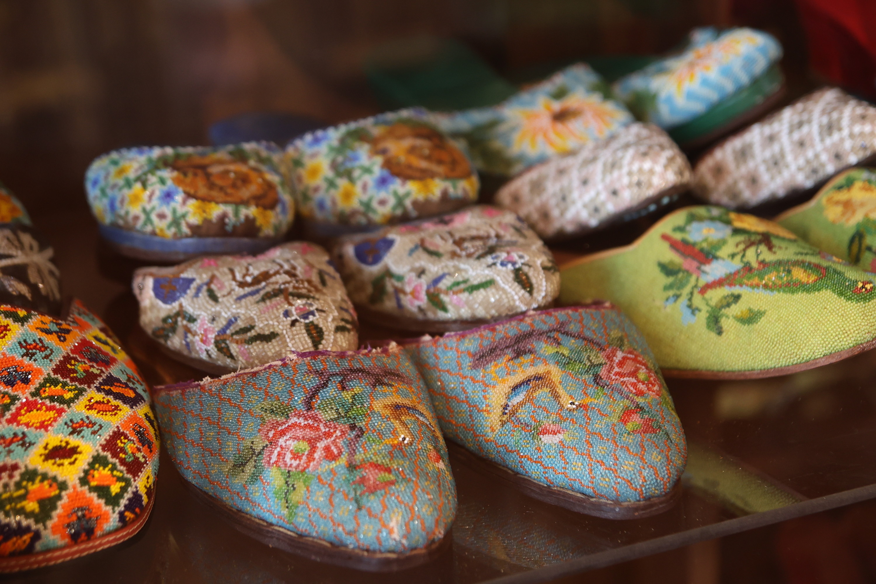 Beading a Nyonya Story: A Journey into Kasut Manek