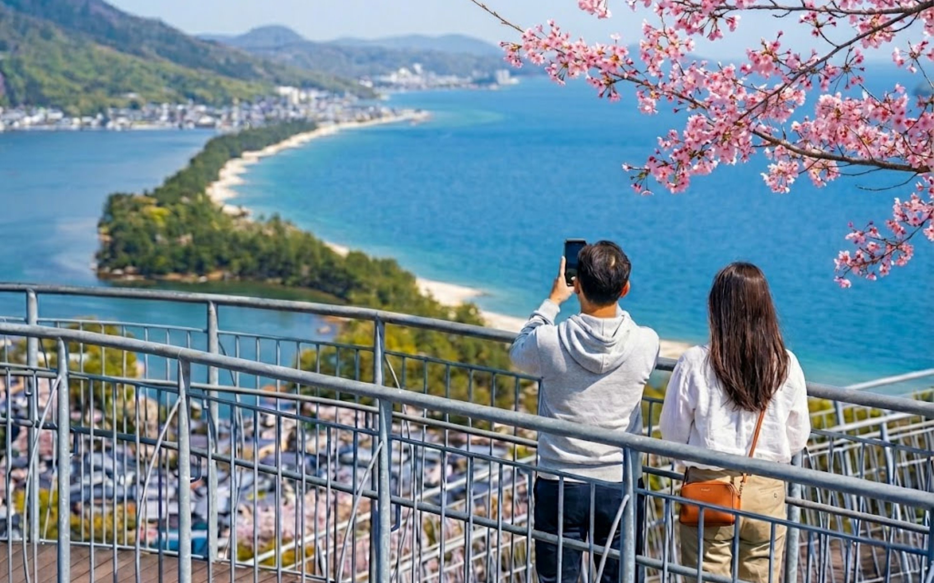 Kyoto by the Sea: Amanohashidate & Ine no Funaya Bus Tour from Osaka