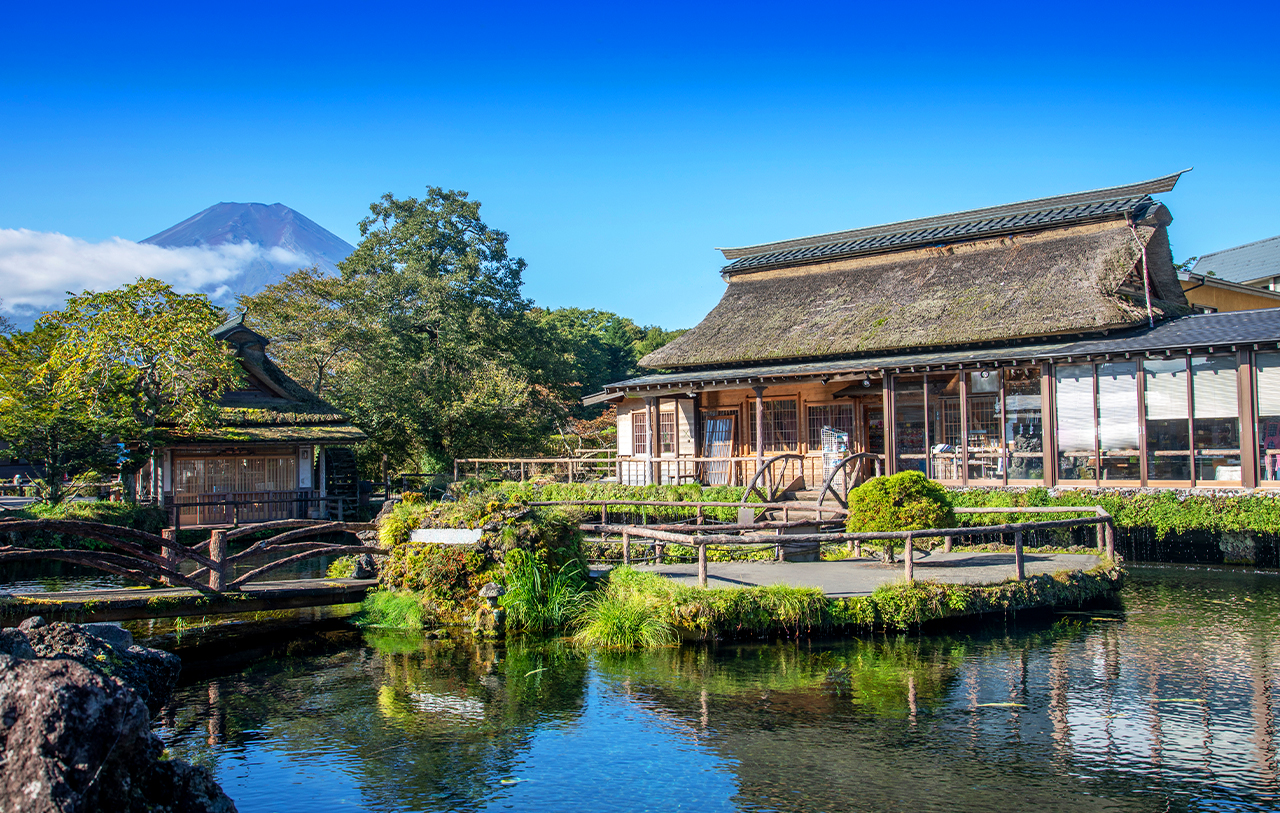 富士山一日遊 網紅打卡景點 | 新倉山淺間公園、西湖療愈之里根場、忍野八海、河口湖大石公園 | 隨機贈送好運信物 （東京出發）