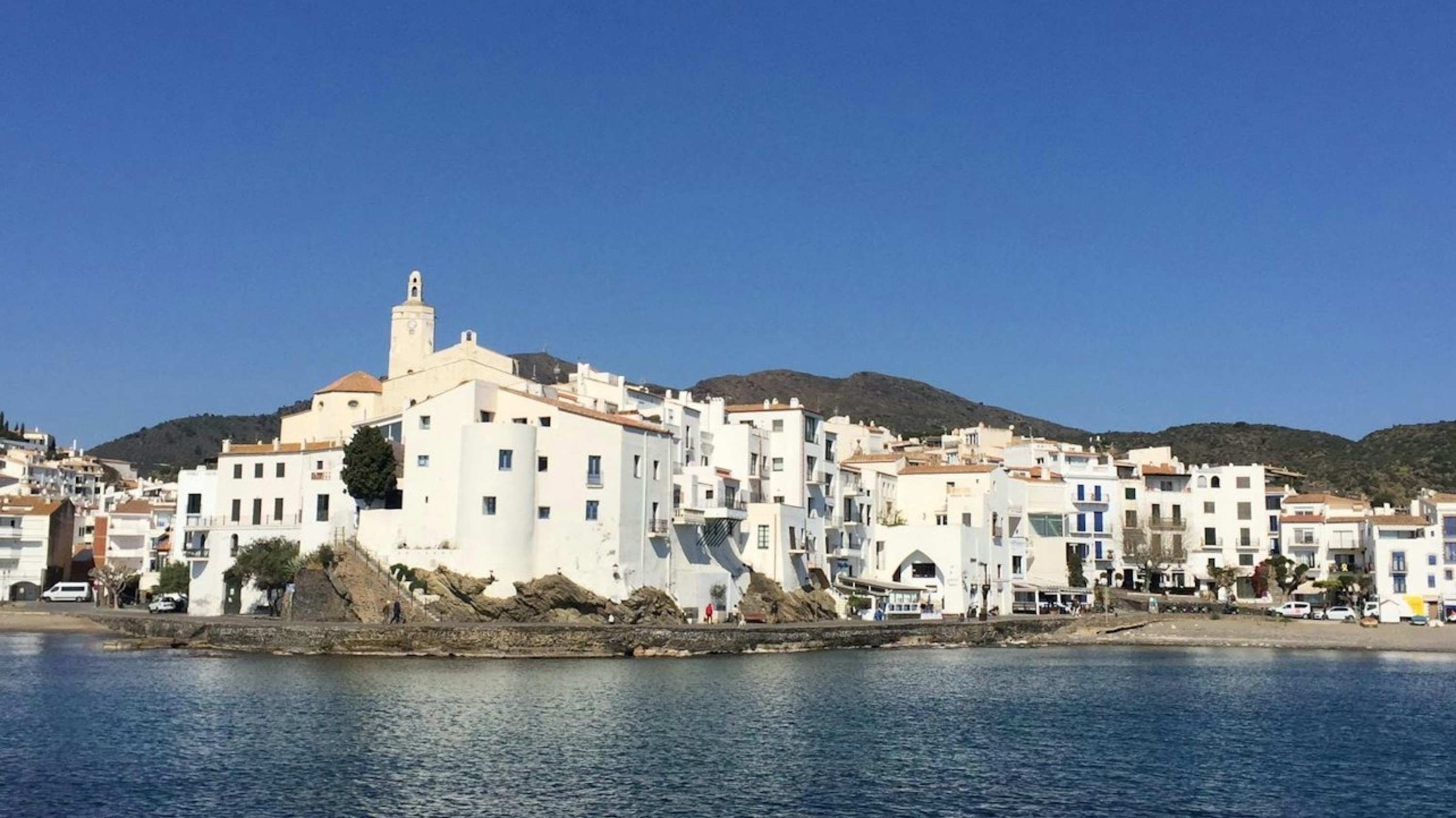 Catamaran cruise experience and free time in town in Costa Brava 
