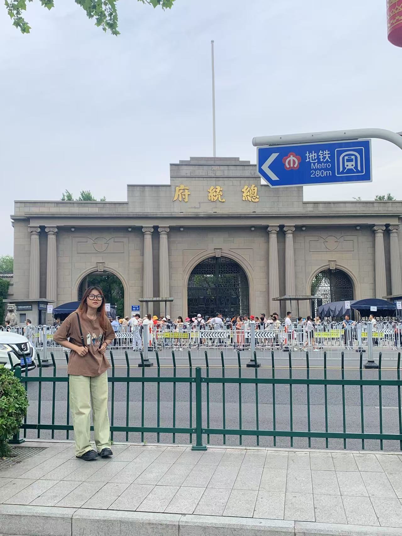 南京私人導覽一日遊 南京總統府  大報恩寺遺址 牛首山 夫子廟