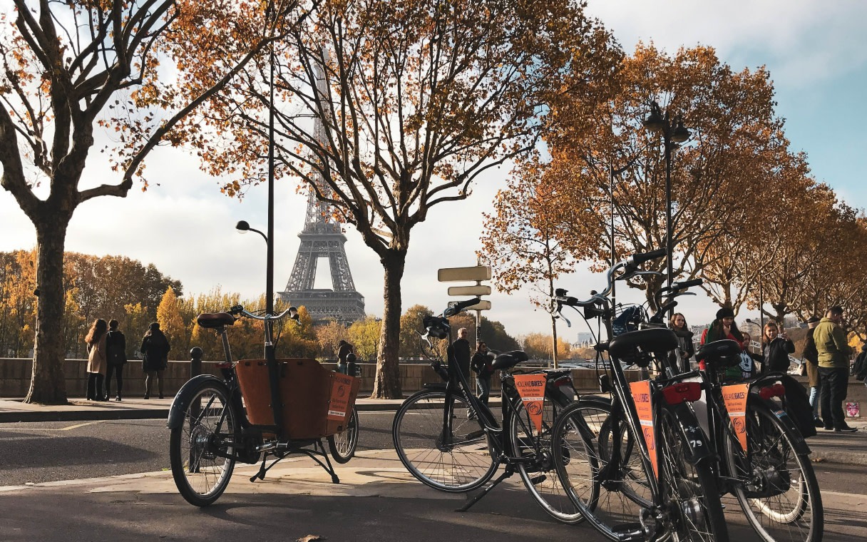 Secret 3-Hour Bike Tour in Paris