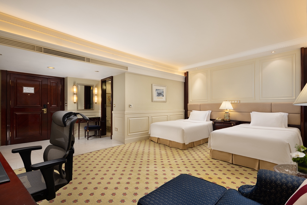 Open plan twin suite