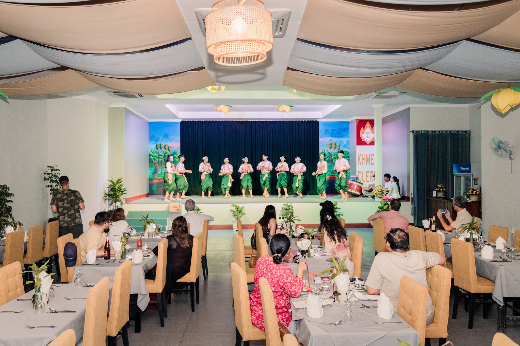 Amazon Angkor 餐廳自助晚餐（含傳統高棉族表演）